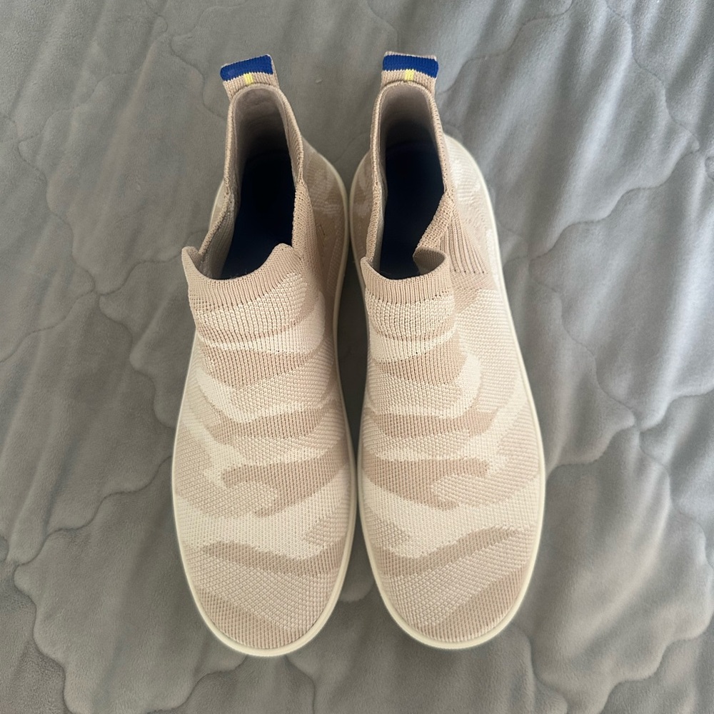 NEW Rothy’s Chelsea camo boot size 7